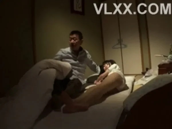 Sợ ma, con chim nhỏ nữa đêm qua phòng bố ngủ